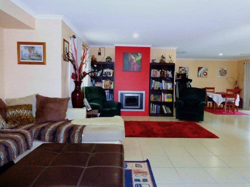 4 Oscar Court, Bellmere QLD 4510