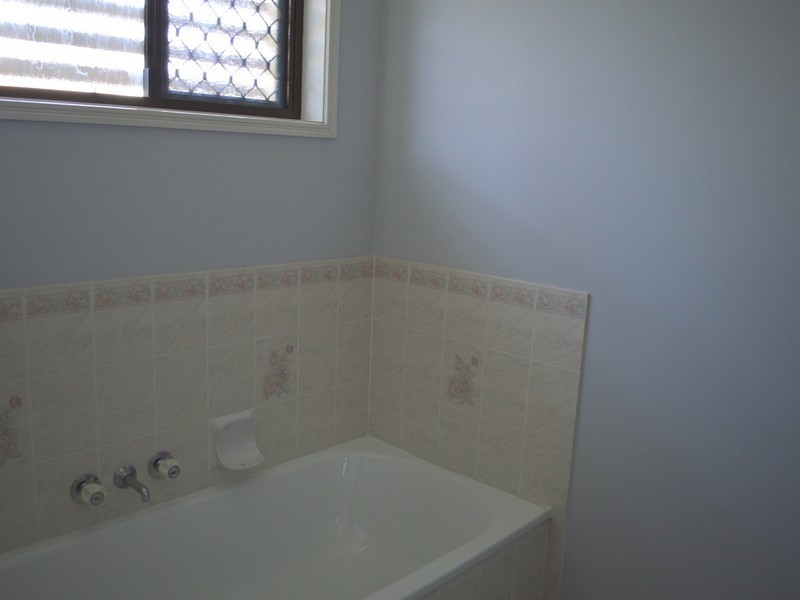 2 Riviera Court, Morayfield QLD 4506