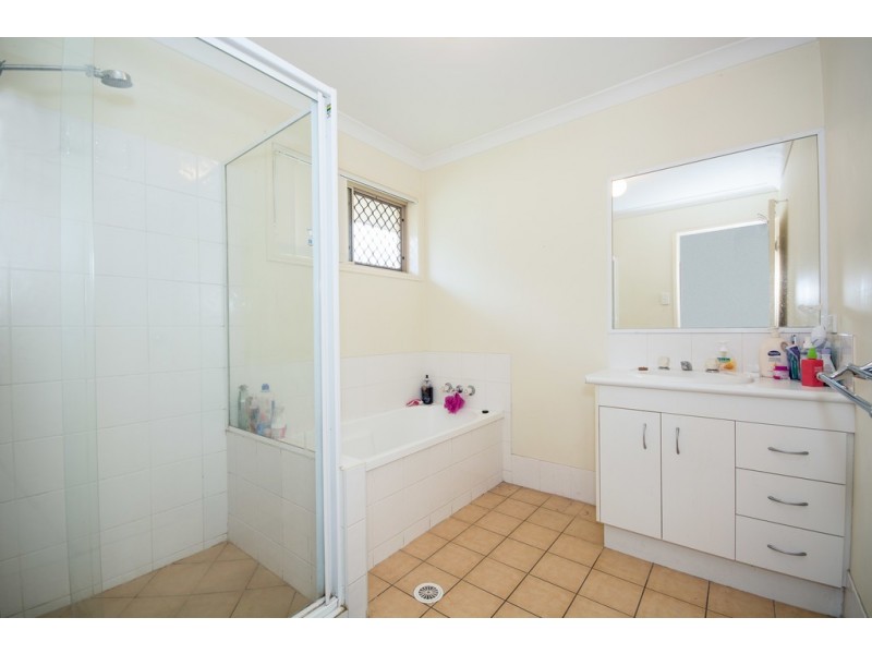 16 Glenn Street, Morayfield QLD 4506