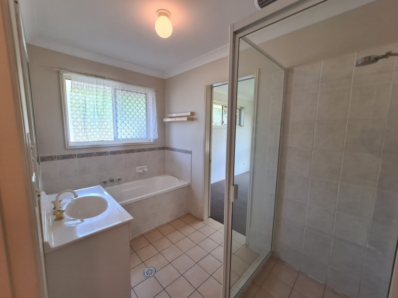 33 Dorset Drive, Caboolture South QLD 4510
