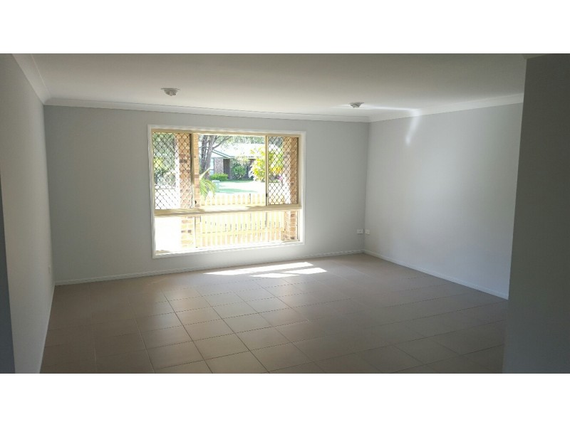 31 Crestwood Drive, Morayfield QLD 4506