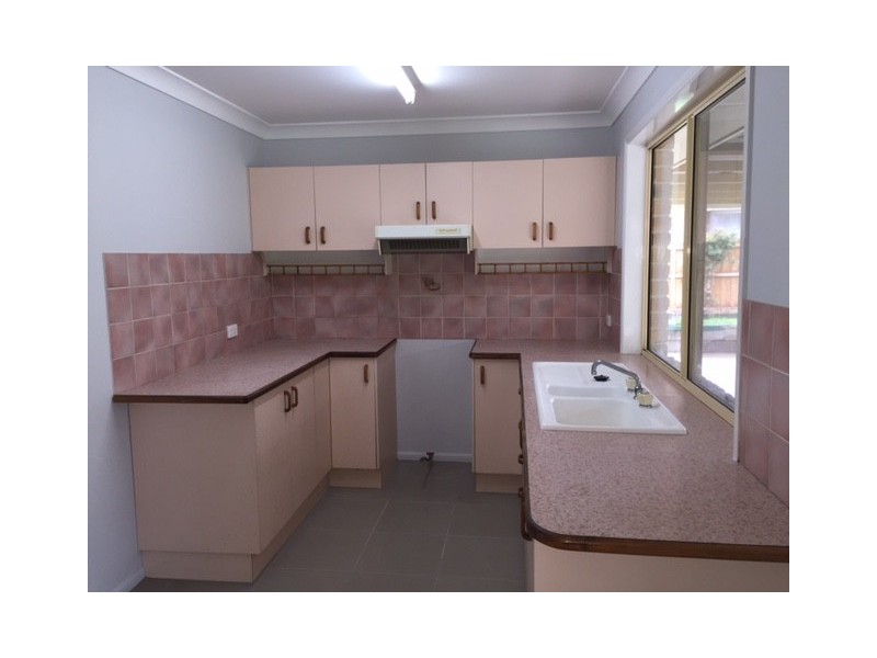 31 Crestwood Drive, Morayfield QLD 4506