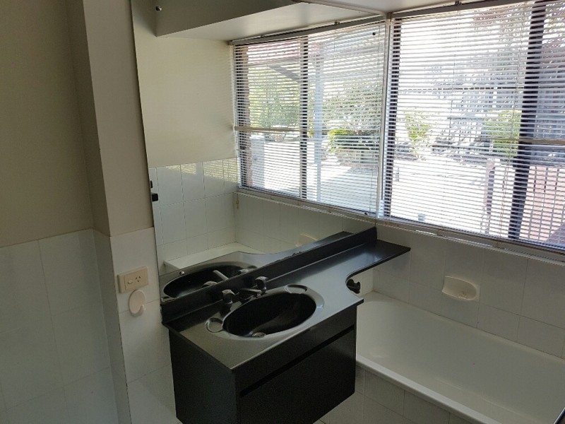 4 Streeton Court, Morayfield QLD 4506