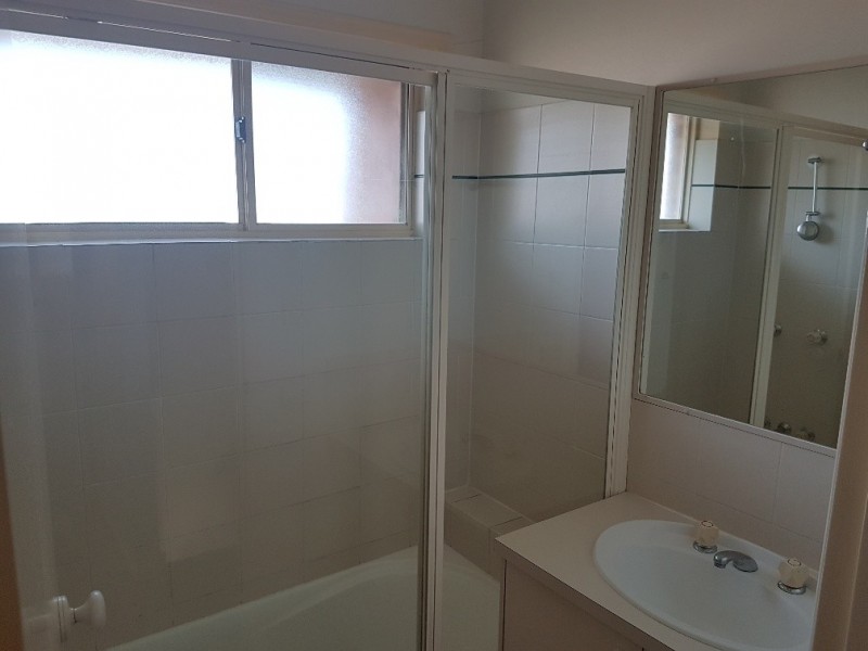 Unit 2/5 Battersby Street, Caboolture QLD 4510