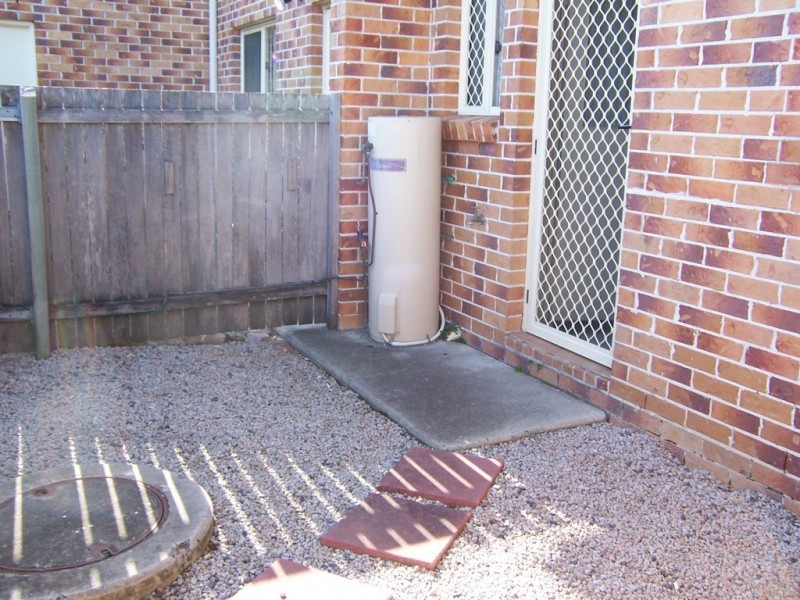 Unit 2/5 Battersby Street, Caboolture QLD 4510
