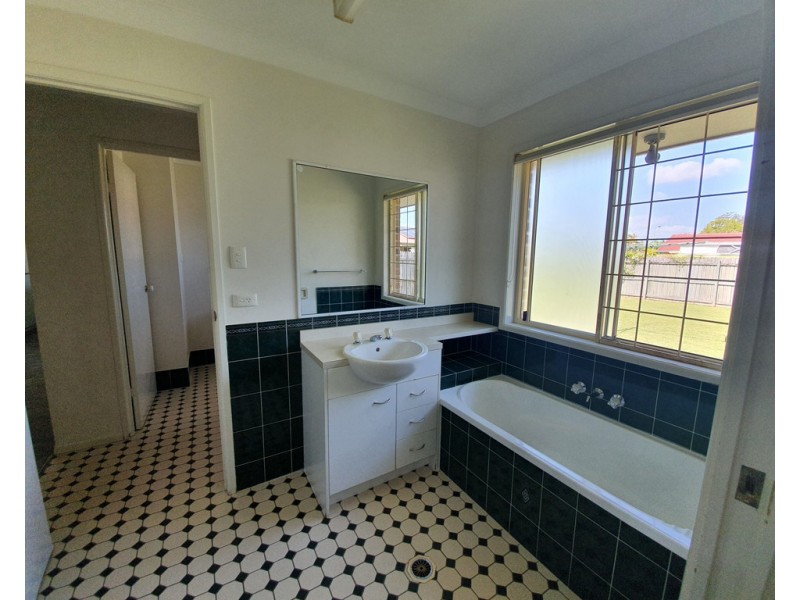 4 Toni Court, Morayfield QLD 4506