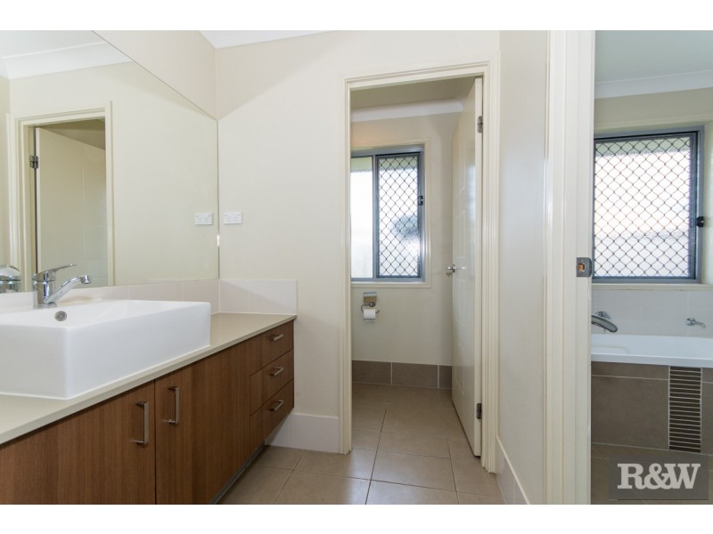 12 Feather Court, Morayfield QLD 4506