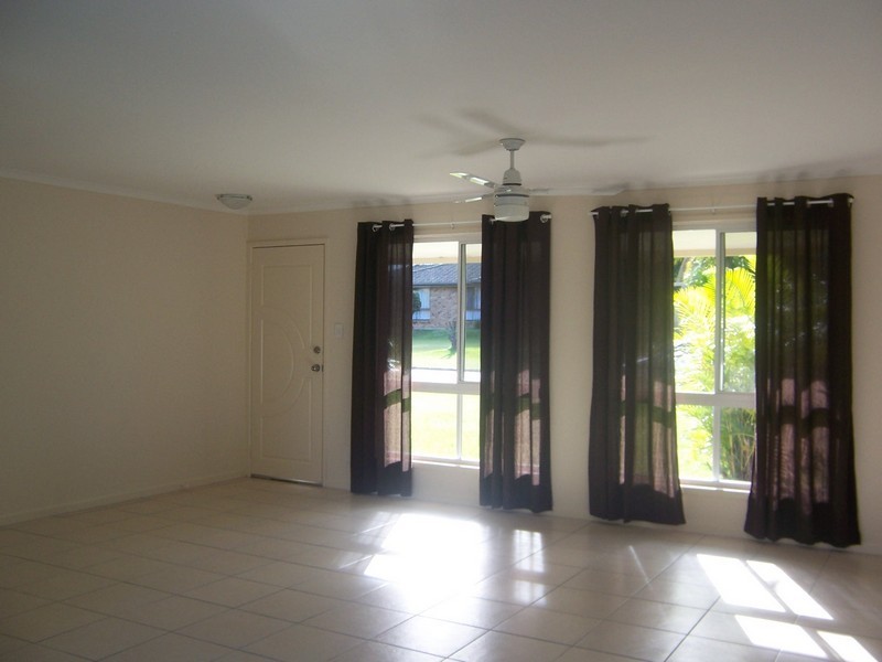 11 Lina Street, Morayfield QLD 4506