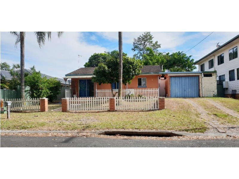 82 The Esplanade, Ningi QLD 4511