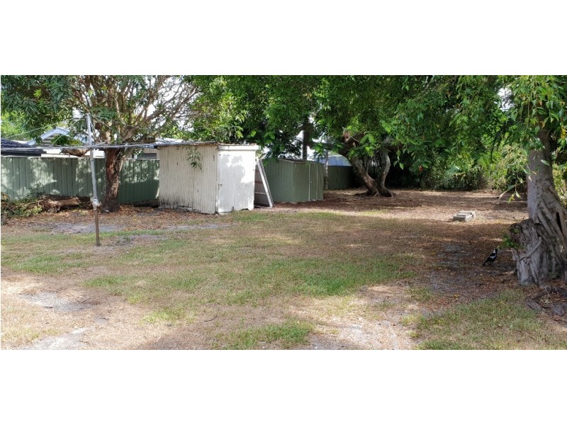 82 The Esplanade, Ningi QLD 4511