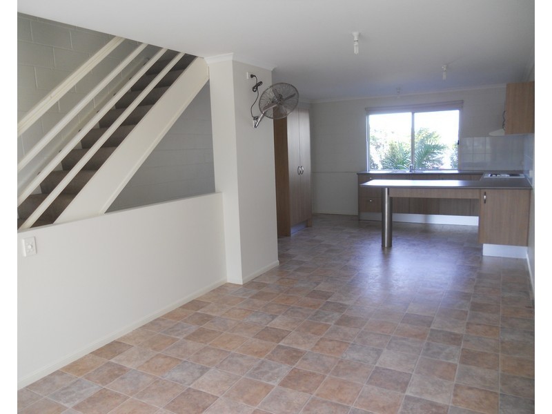 3/6 Railway Parade, Caboolture QLD 4510