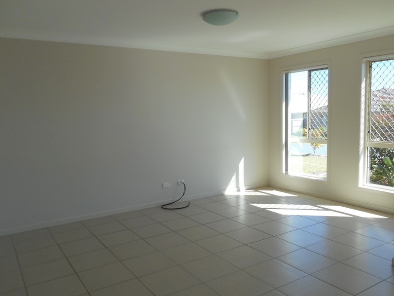 2/6 Basalt Street, Caboolture QLD 4510