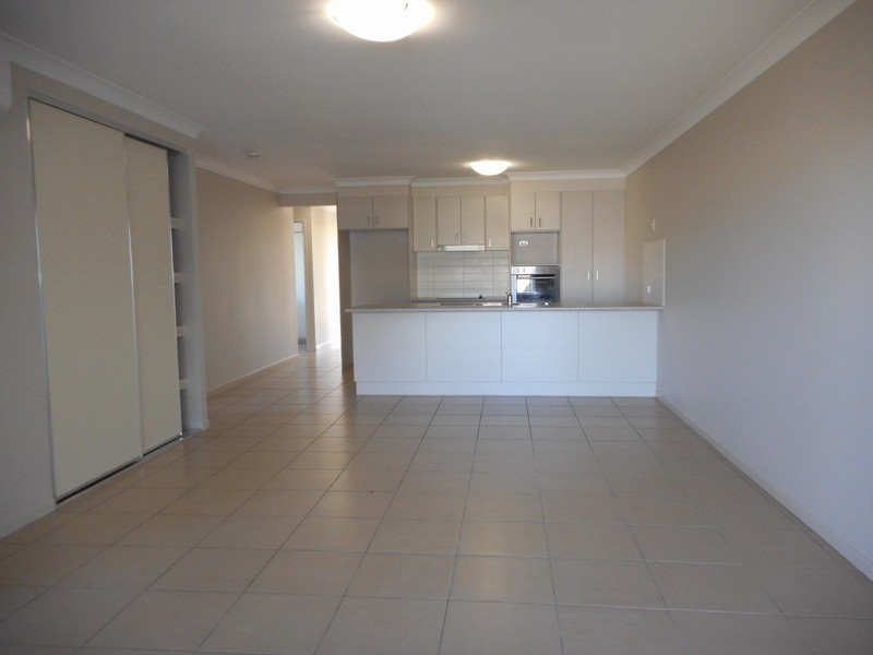 2/6 Basalt Street, Caboolture QLD 4510