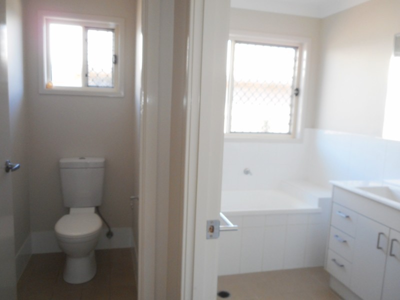 2/6 Basalt Street, Caboolture QLD 4510