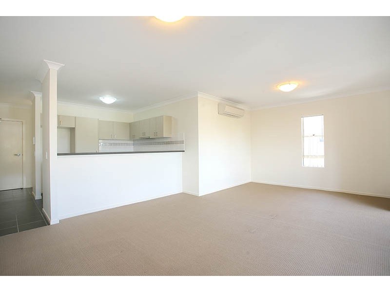 Unit 4/91-93 Lower King Street, Caboolture QLD 4510