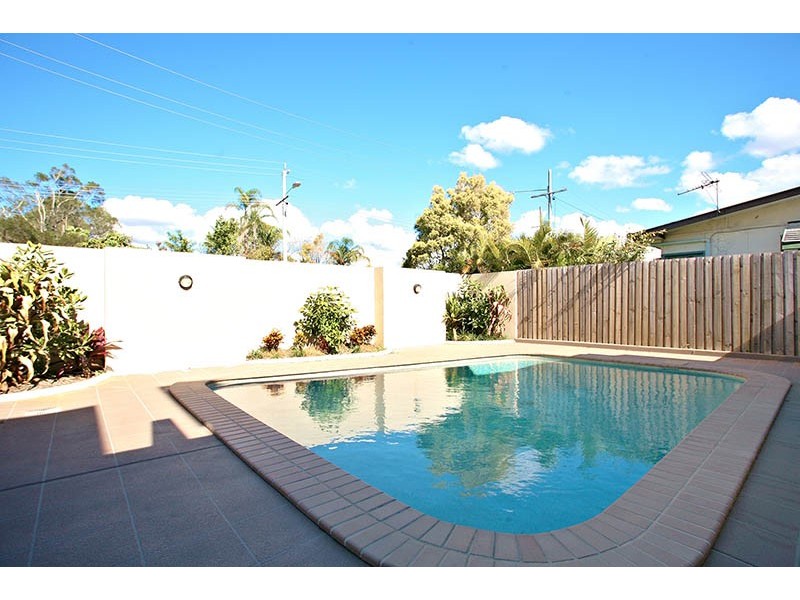 Unit 4/91-93 Lower King Street, Caboolture QLD 4510