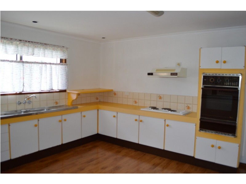 15 Riversleigh Road, Beachmere QLD 4510