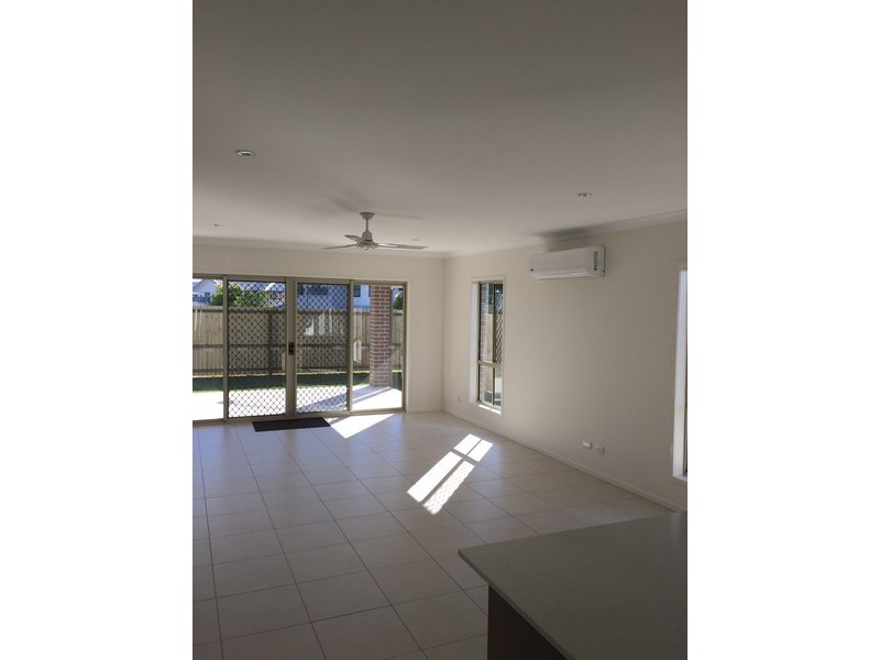 9 Ascot Crescent, Kallangur QLD 4503