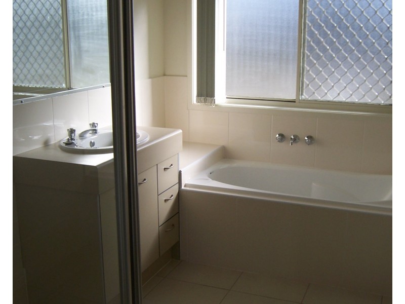 10 Piccadilly Street, Bellmere QLD 4510