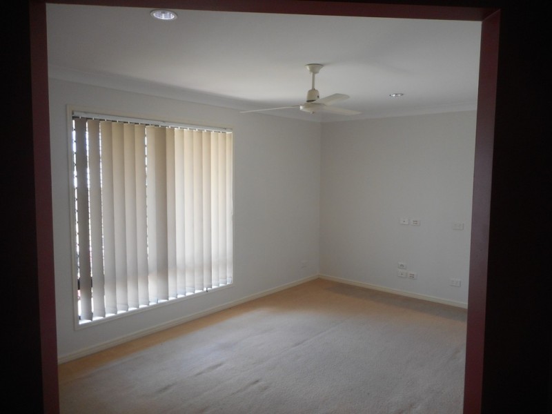 2 Cherrytree Crescent, Upper Caboolture QLD 4510