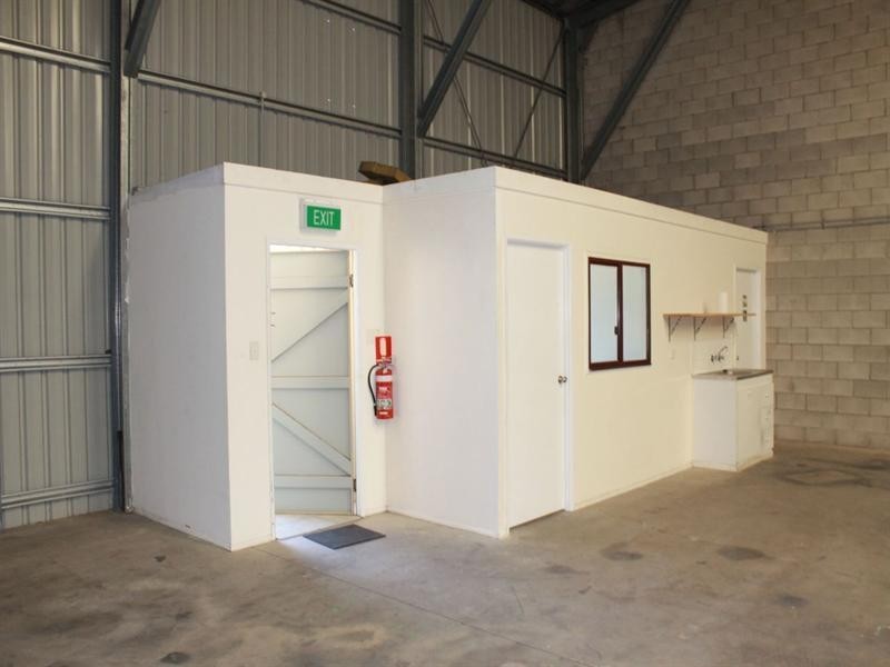 Unit 2 33 Cessna Drive, Caboolture QLD 4510