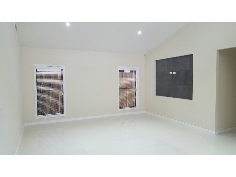 8 Champion Circuit, Narangba QLD 4504