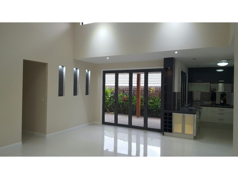 8 Champion Circuit, Narangba QLD 4504