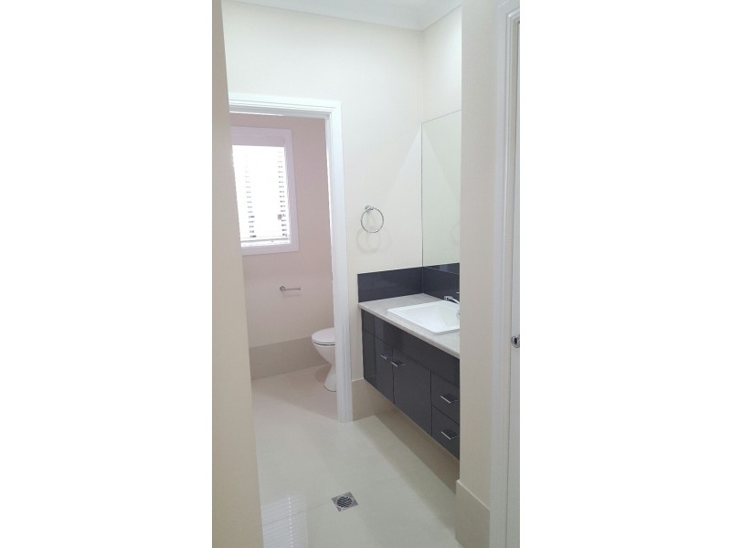 8 Champion Circuit, Narangba QLD 4504