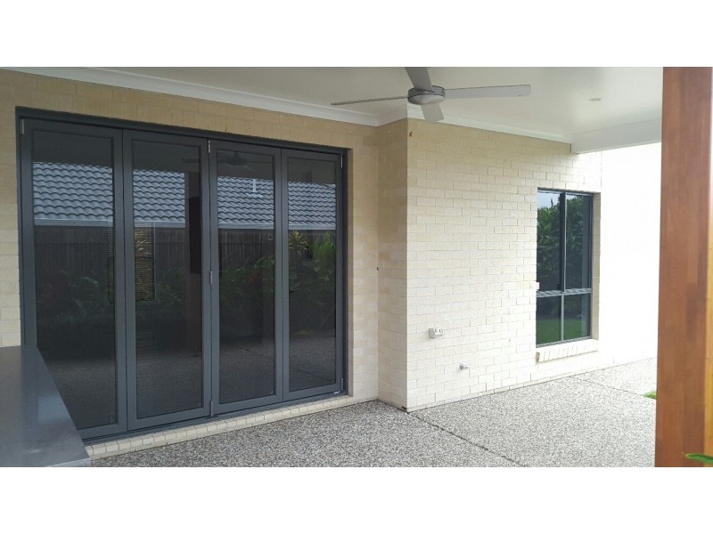 8 Champion Circuit, Narangba QLD 4504