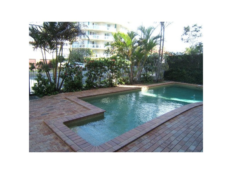 2/68 Lower Gay Terrace, Kings Beach QLD 4551