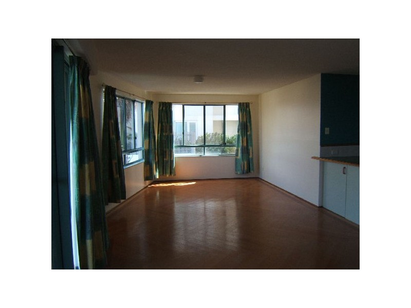 2/68 Lower Gay Terrace, Kings Beach QLD 4551