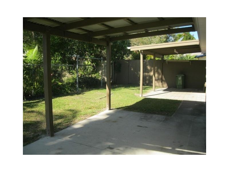 2/3 Bull Street, Currimundi QLD 4551