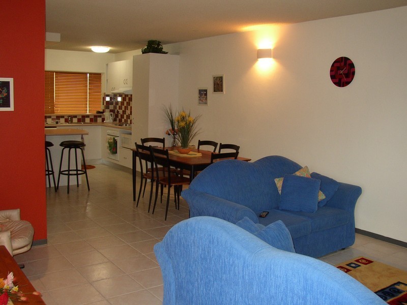 7/3 Warne Terrace “Nimolanca”, Kings Beach QLD 4551