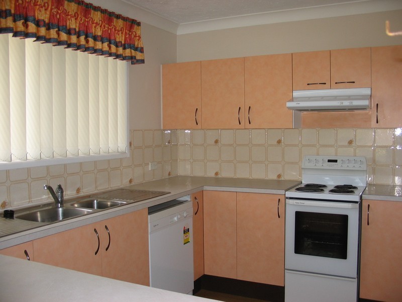 2/4 Coronation Ave, Golden Beach QLD 4551