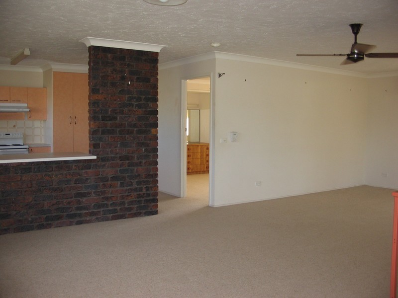 2/4 Coronation Ave, Golden Beach QLD 4551