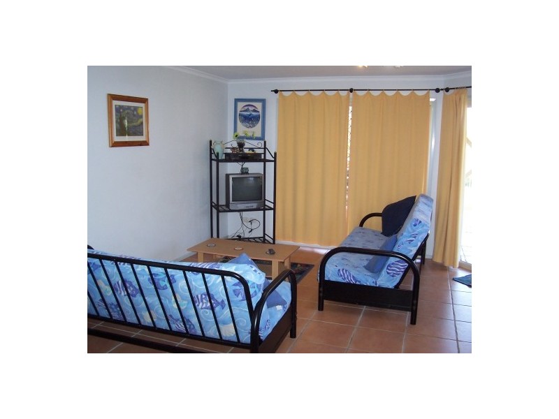 2/17 Taylor Ave, Golden Beach QLD 4551