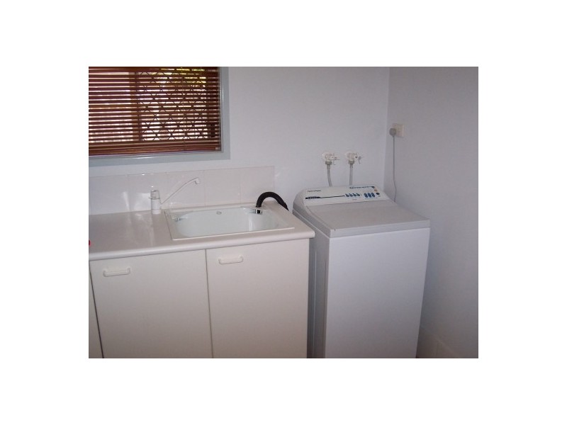 2/17 Taylor Ave, Golden Beach QLD 4551