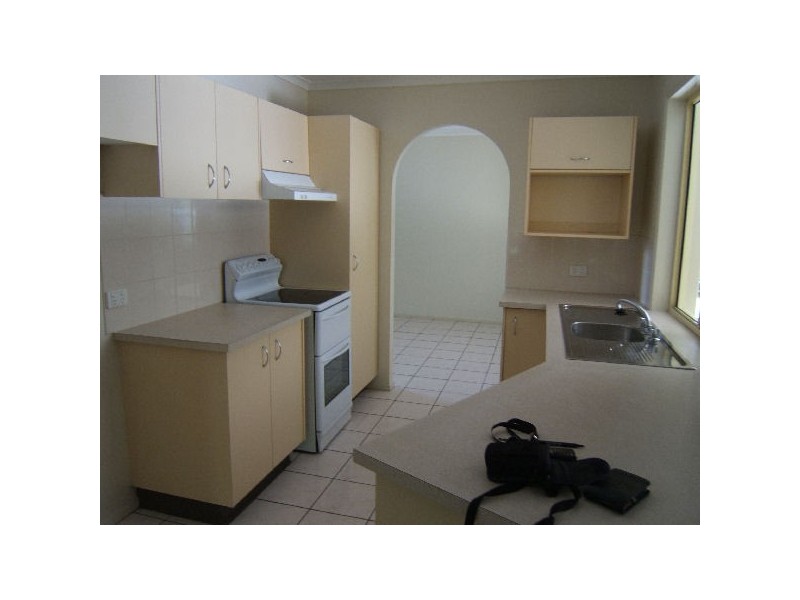 18 Ninderry Cl, Battery Hill QLD 4551