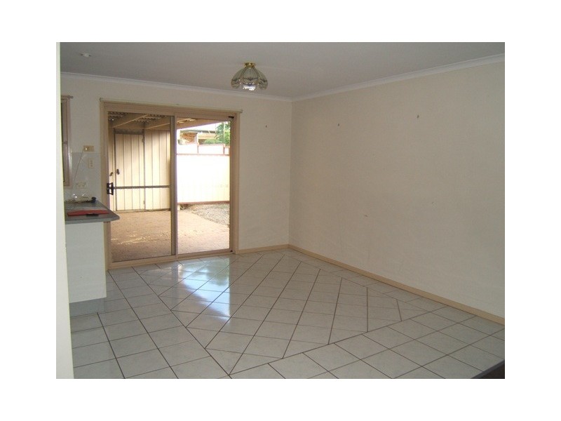 10 Laurel Street, Beerwah QLD 4519