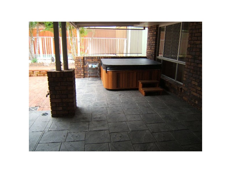 9 Rosevale Ave, Aroona QLD 4551