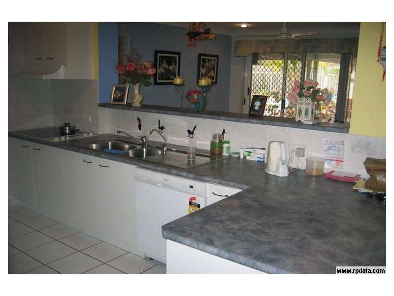 9 Rosevale Ave, Aroona QLD 4551