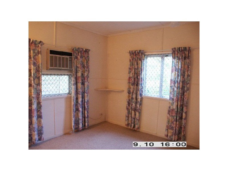 2/5 Hocking St, Nambour QLD 4560