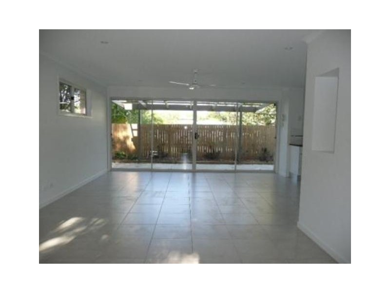 2/83 Beerwah Parade, Beerwah QLD 4519