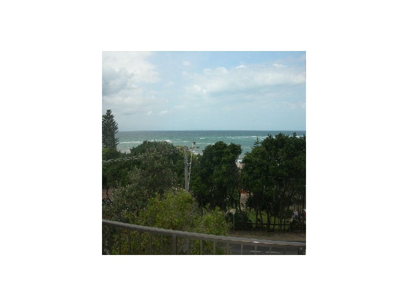 4/19 The Esplanade Bulcock Beach, Caloundra QLD 4551