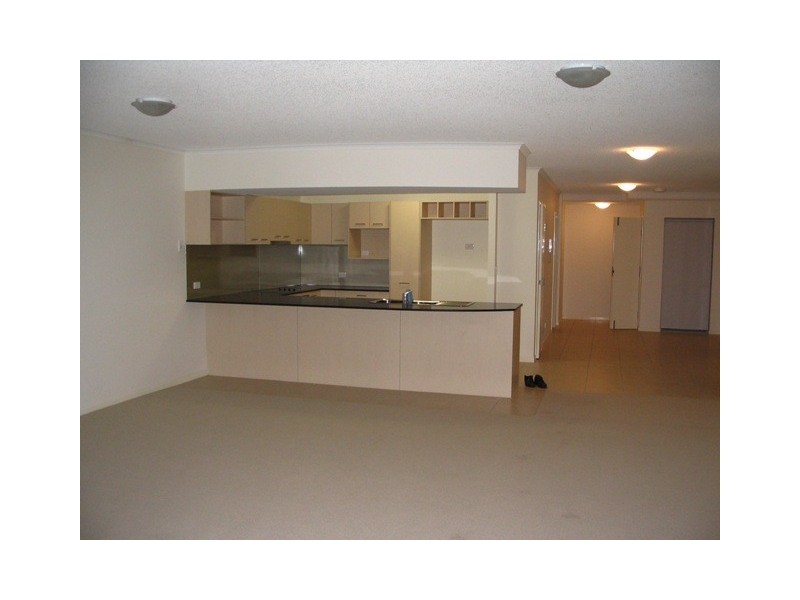 102/54-58 Lower Gay Tce “SEABOURNE”, Kings Beach QLD 4551