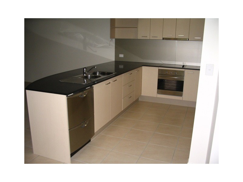 102/54-58 Lower Gay Tce “SEABOURNE”, Kings Beach QLD 4551