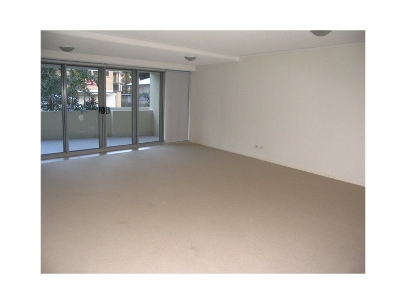 102/54-58 Lower Gay Tce “SEABOURNE”, Kings Beach QLD 4551