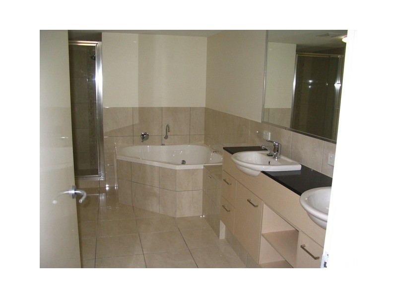 102/54-58 Lower Gay Tce “SEABOURNE”, Kings Beach QLD 4551