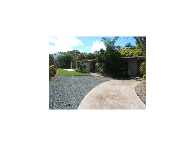 3 Montgomery Cr, Golden Beach QLD 4551