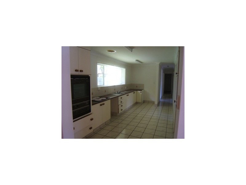 3 Montgomery Cr, Golden Beach QLD 4551